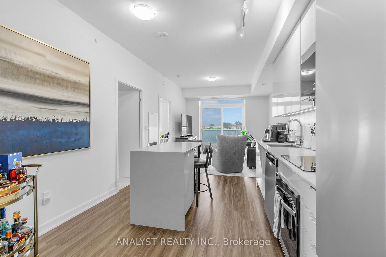 498 Caldari Road, Unit 522 thumbnail 2