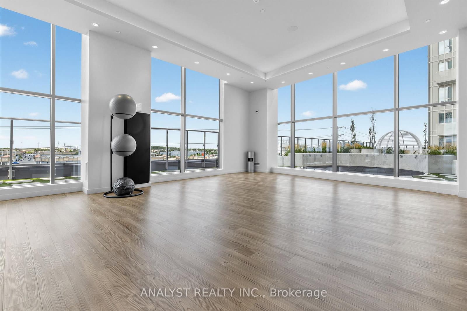 498 Caldari Road, Unit 522 thumbnail 22