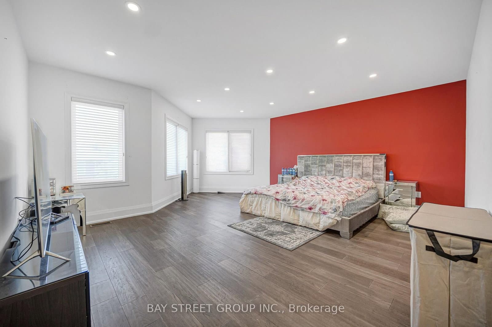 231 Shaftsbury Avenue N thumbnail 25