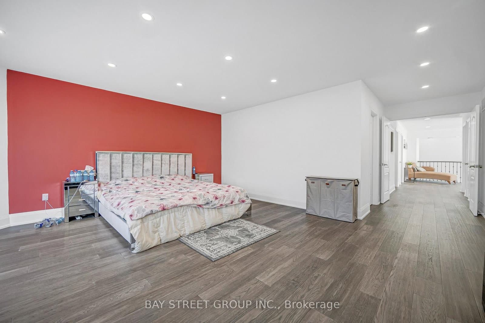 231 Shaftsbury Avenue N thumbnail 26