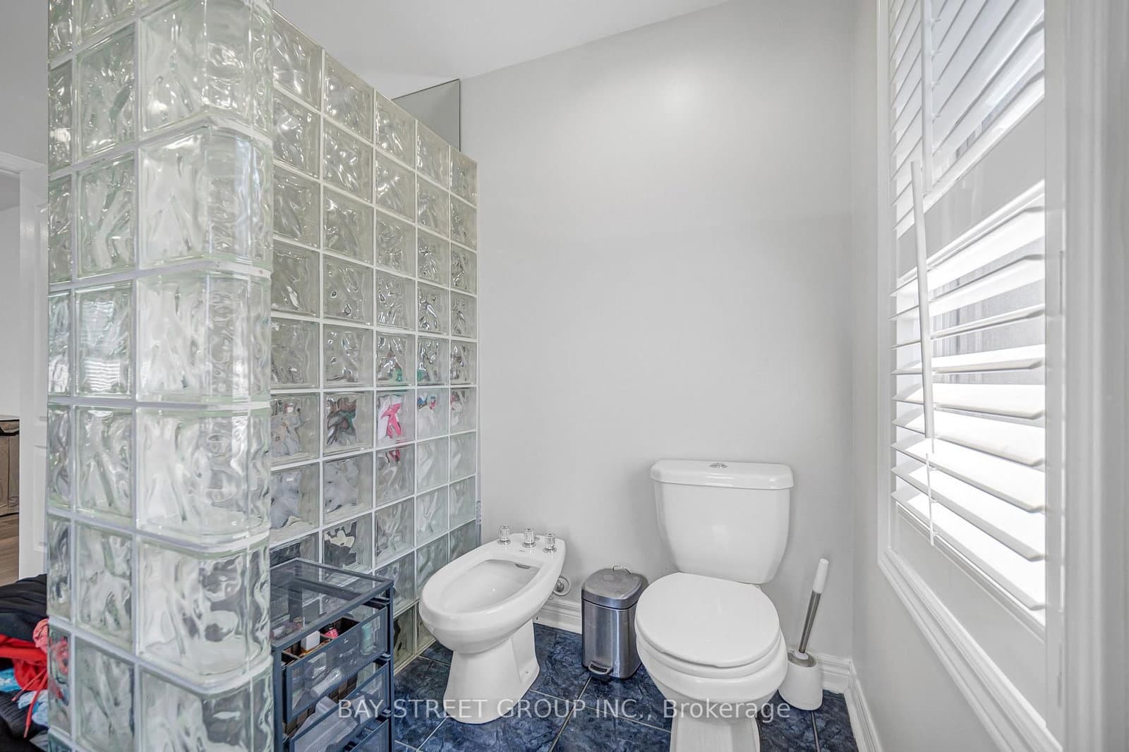 231 Shaftsbury Avenue N thumbnail 28