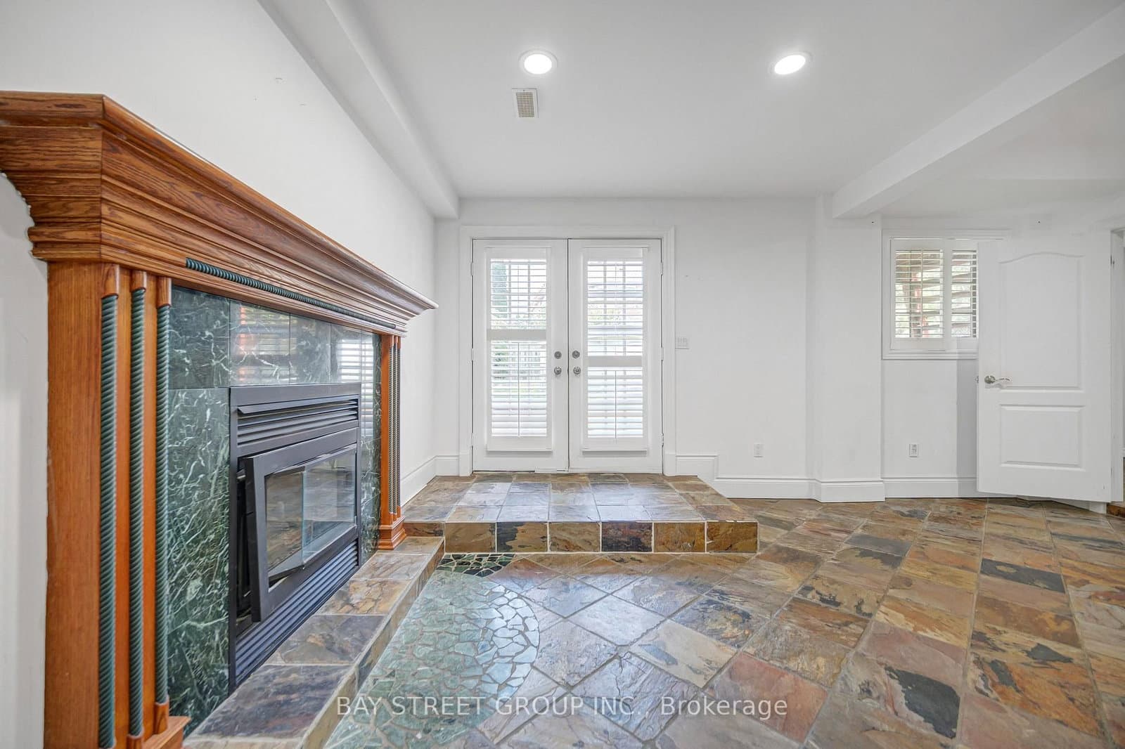 231 Shaftsbury Avenue N thumbnail 29