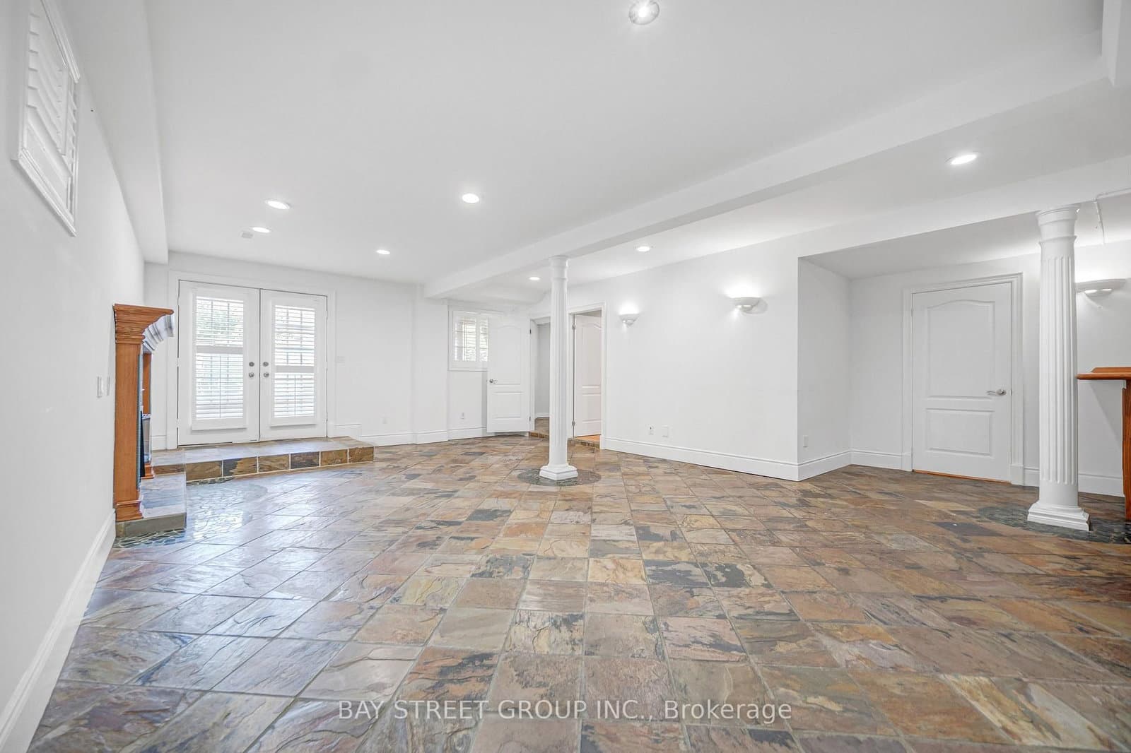 231 Shaftsbury Avenue N thumbnail 31