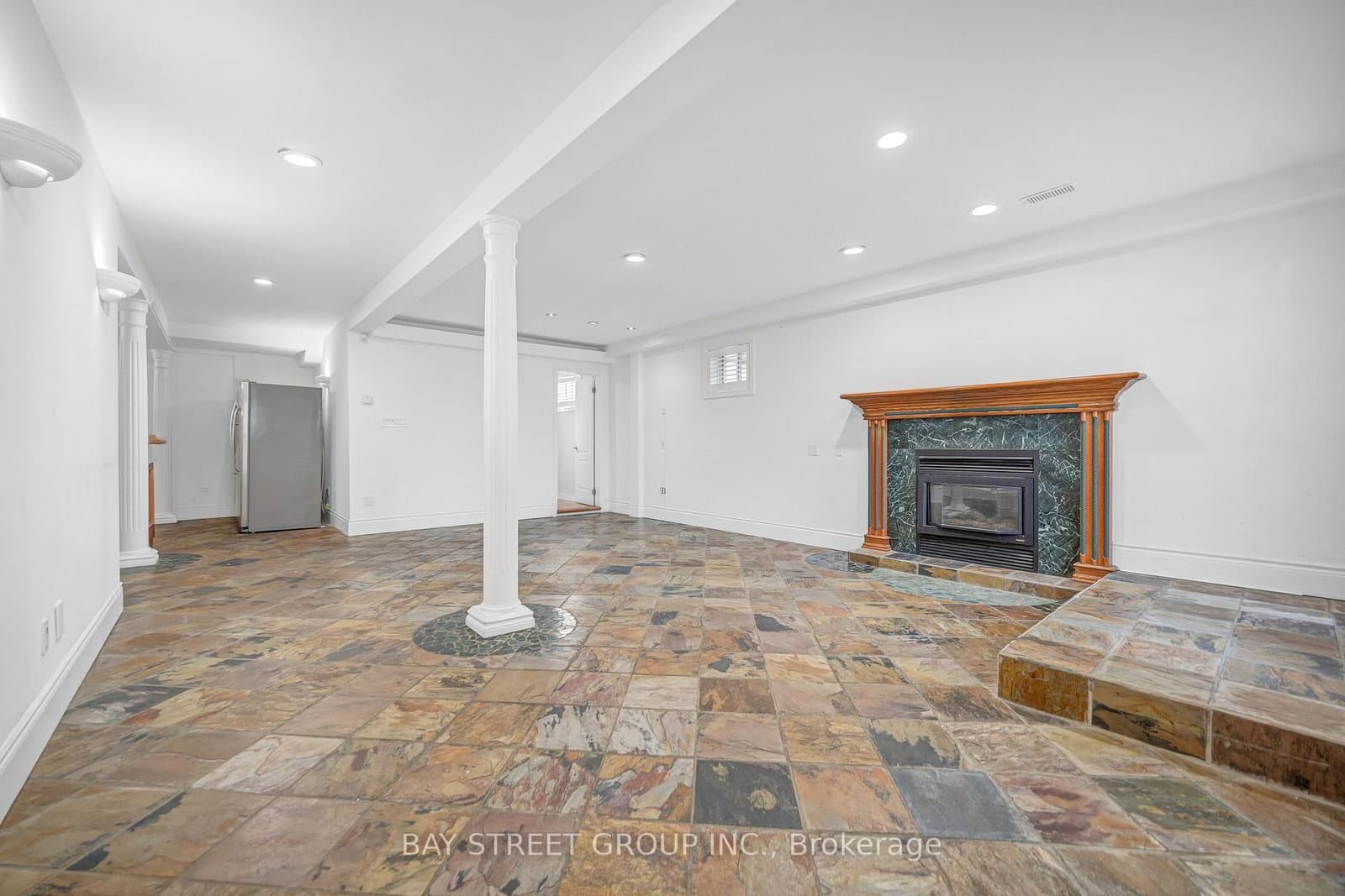 231 Shaftsbury Avenue N thumbnail 32