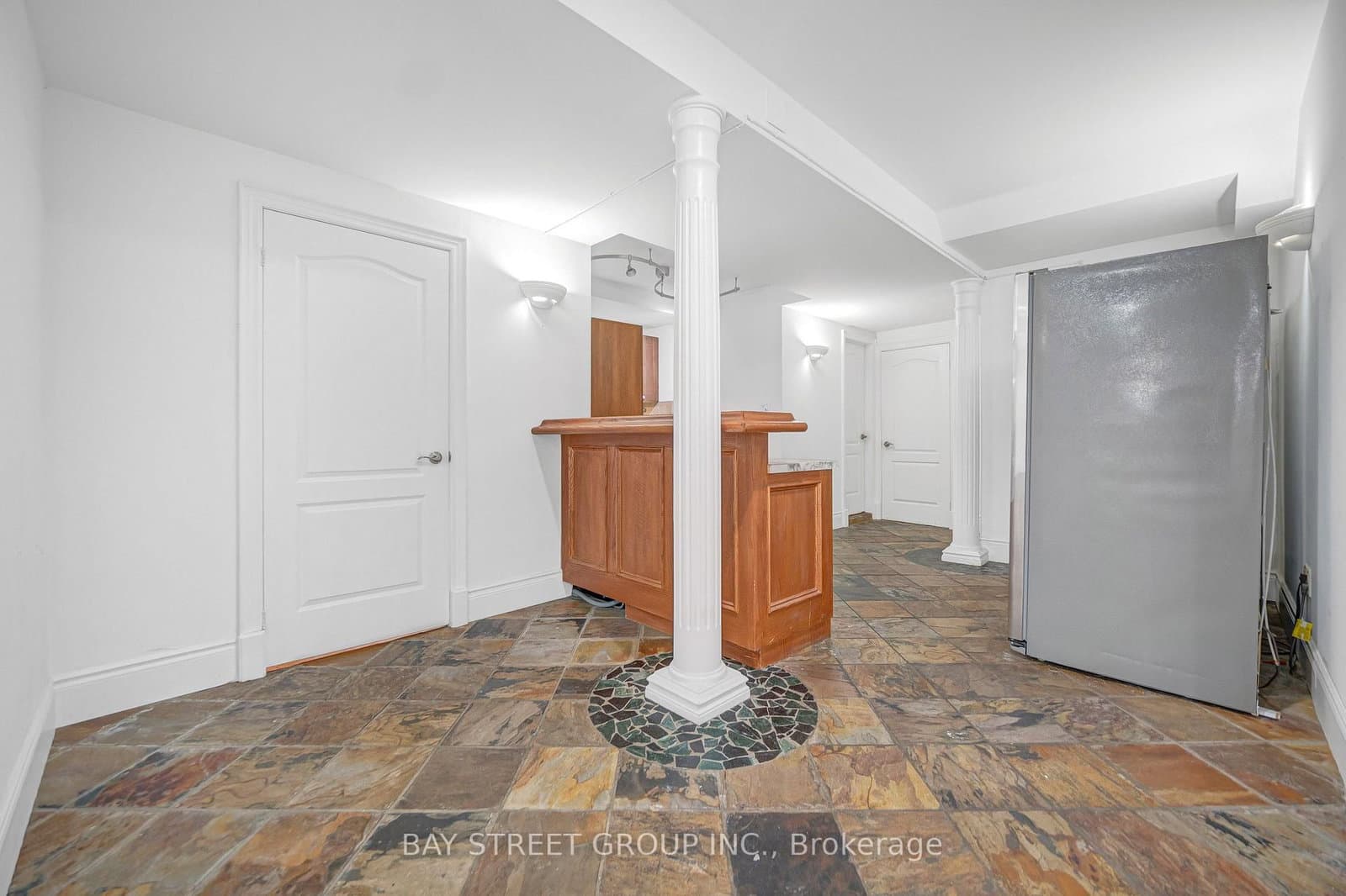 231 Shaftsbury Avenue N thumbnail 35