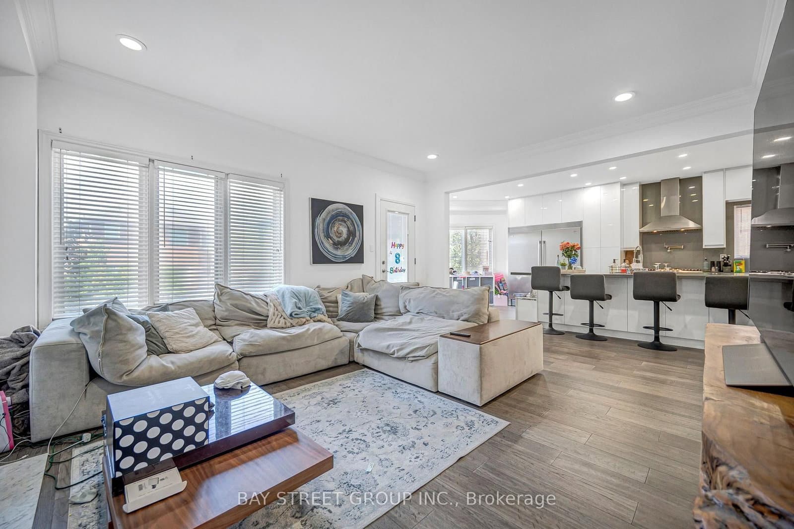 231 Shaftsbury Avenue N thumbnail 9
