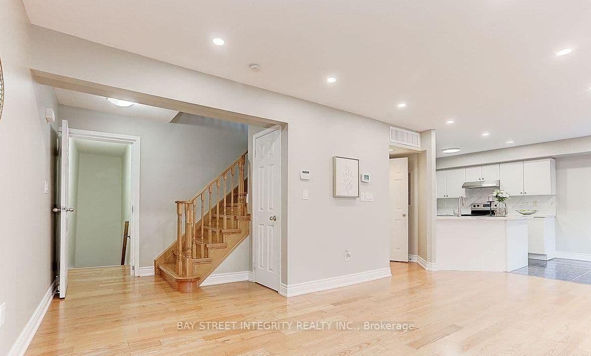 2199 Bur Oak Avenue thumbnail 5