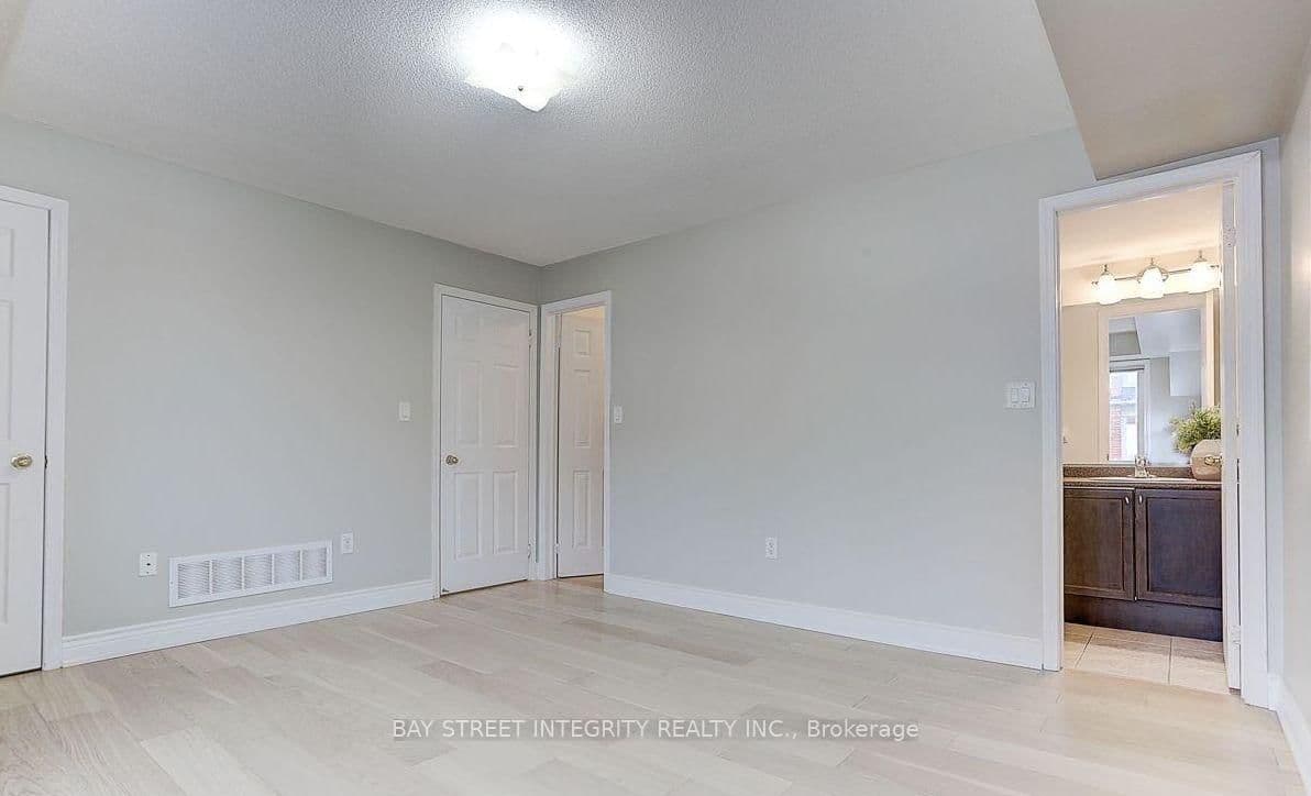 2199 Bur Oak Avenue thumbnail 9