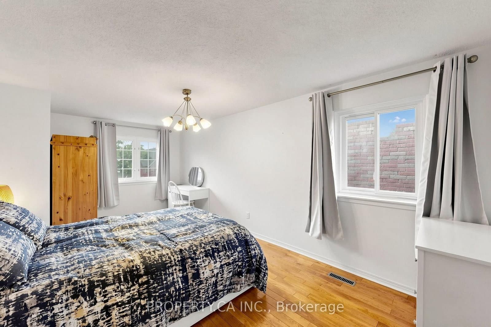 80 Peter Andrew Crescent thumbnail 19