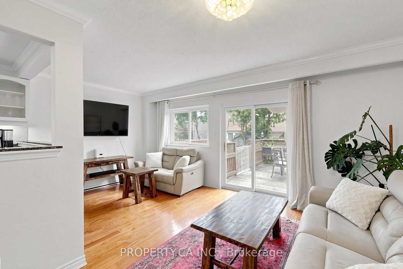 80 Peter Andrew Crescent thumbnail 6
