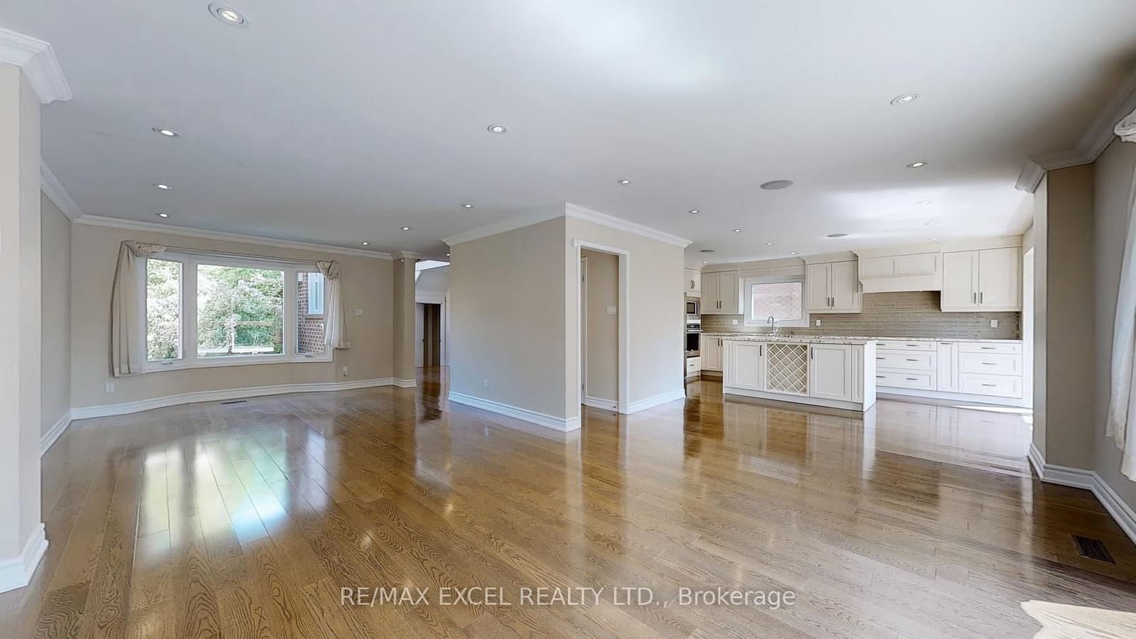 10 Alexis Road thumbnail 6