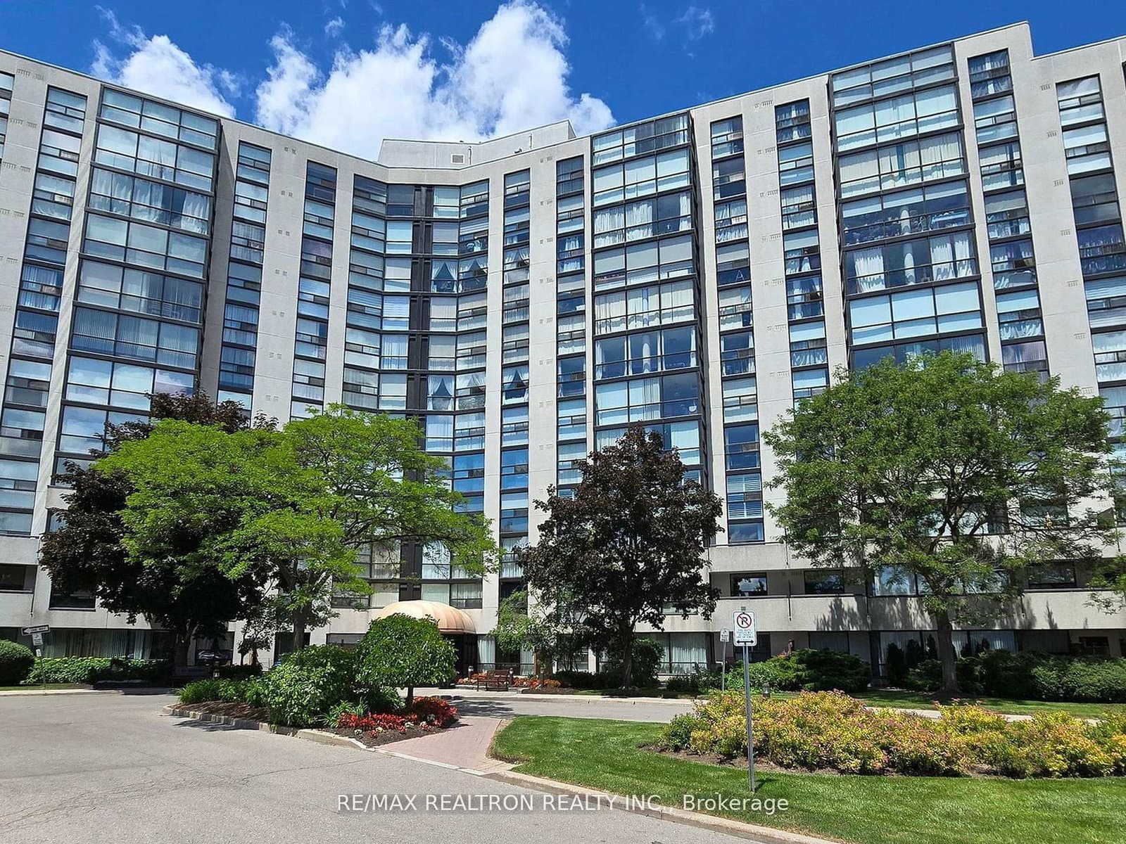 40 Harding Boulevard W, Unit 1015 - Image 1