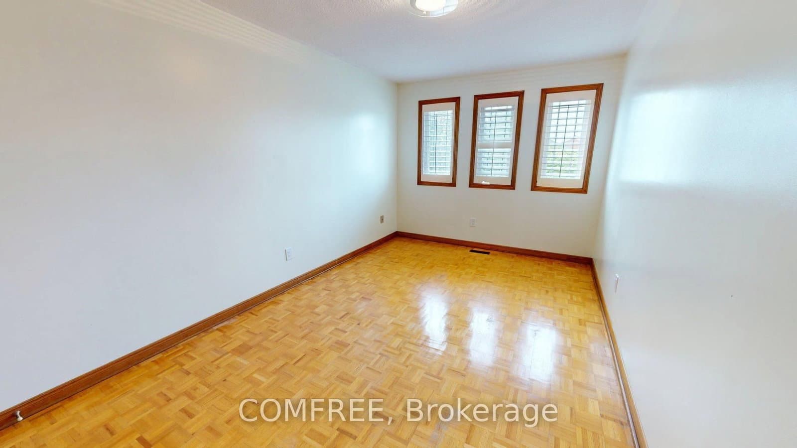 51 Venetian Crescent thumbnail 19