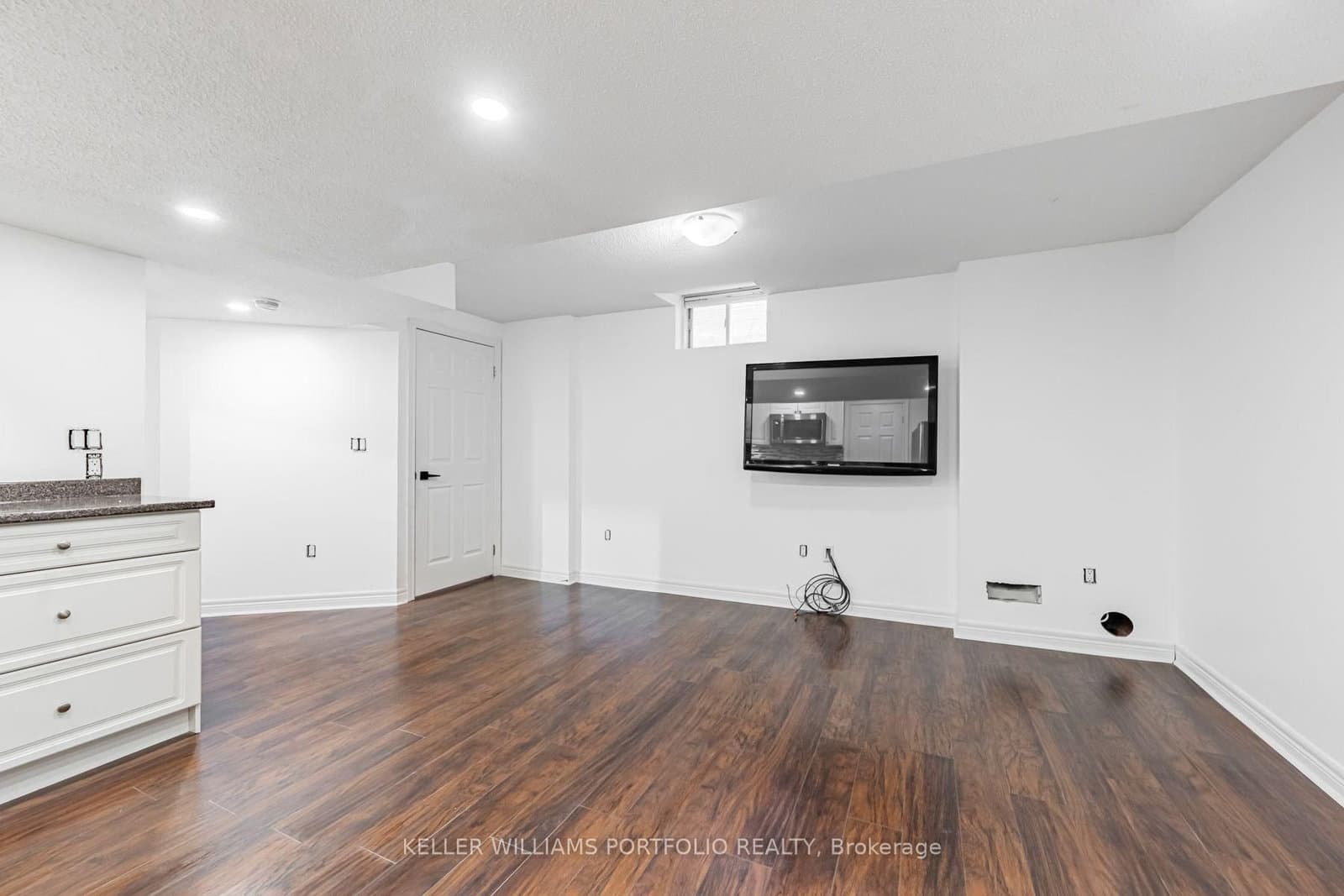 131 Bachman Drive, Unit Lower thumbnail 4