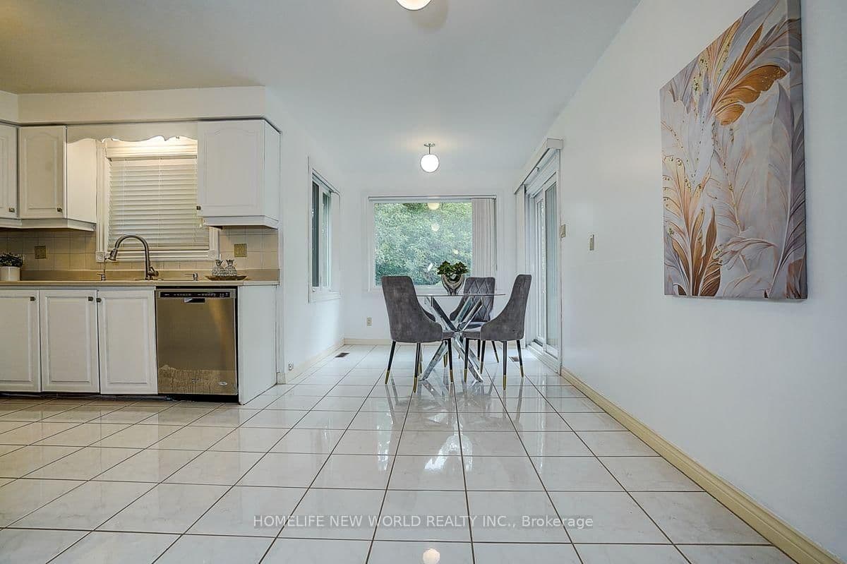 51 Leighland Drive thumbnail 17