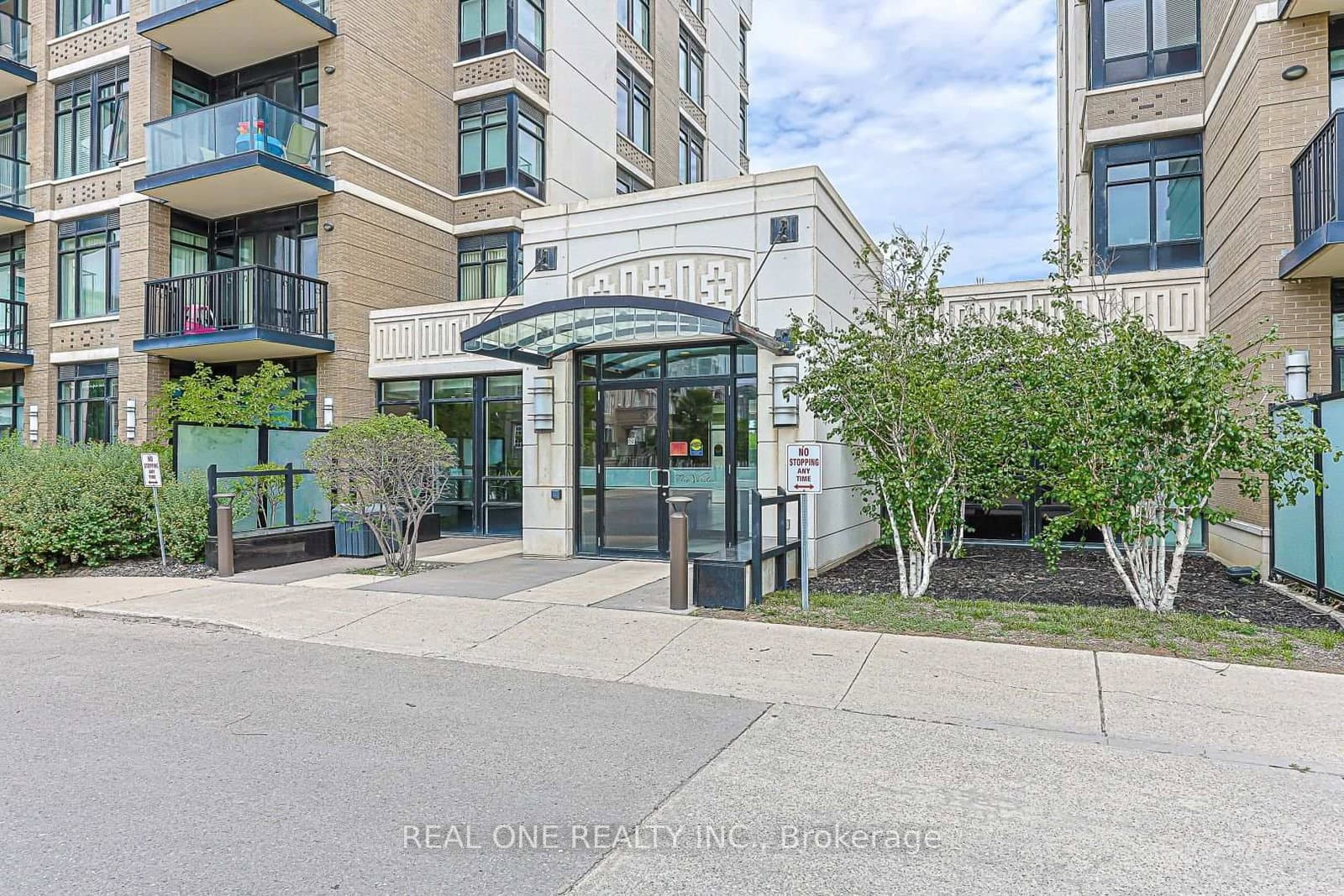 111 Upper Duke Crescent, Unit 214 thumbnail 3