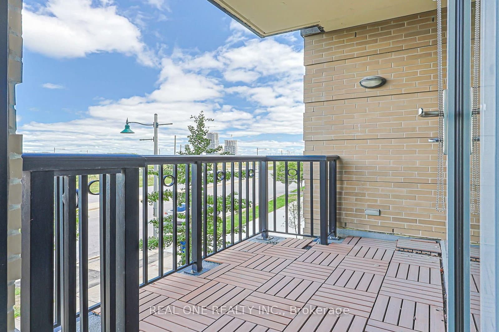 111 Upper Duke Crescent, Unit 214 thumbnail 32