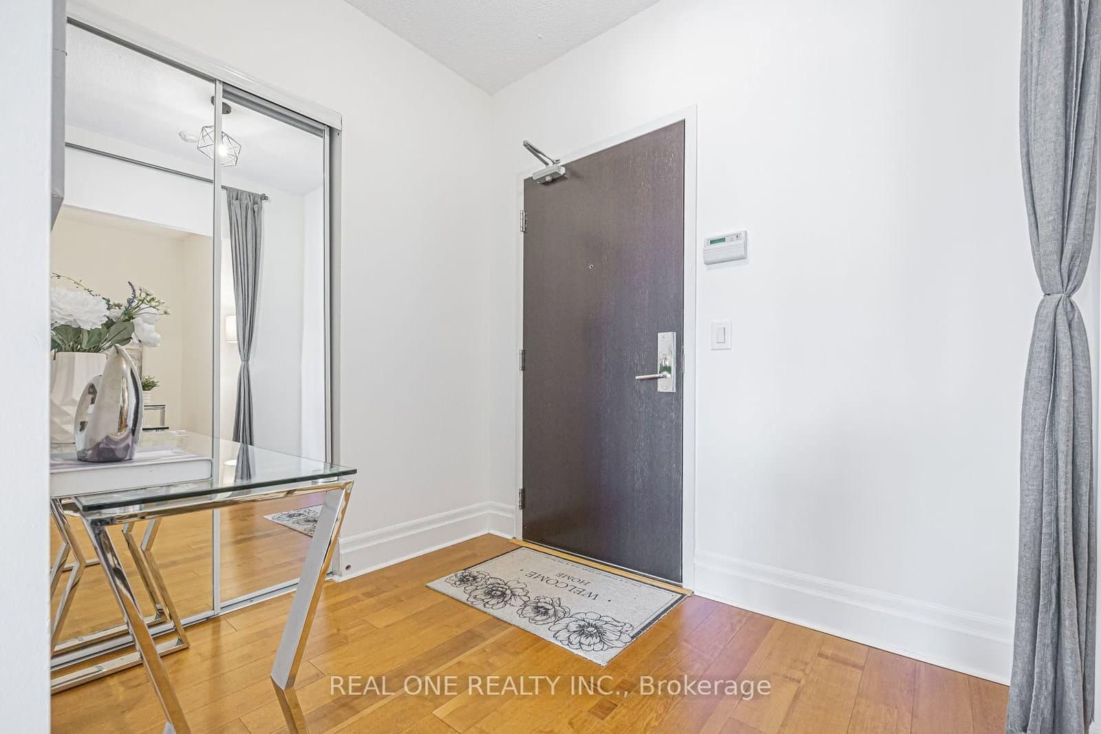111 Upper Duke Crescent, Unit 214 thumbnail 9