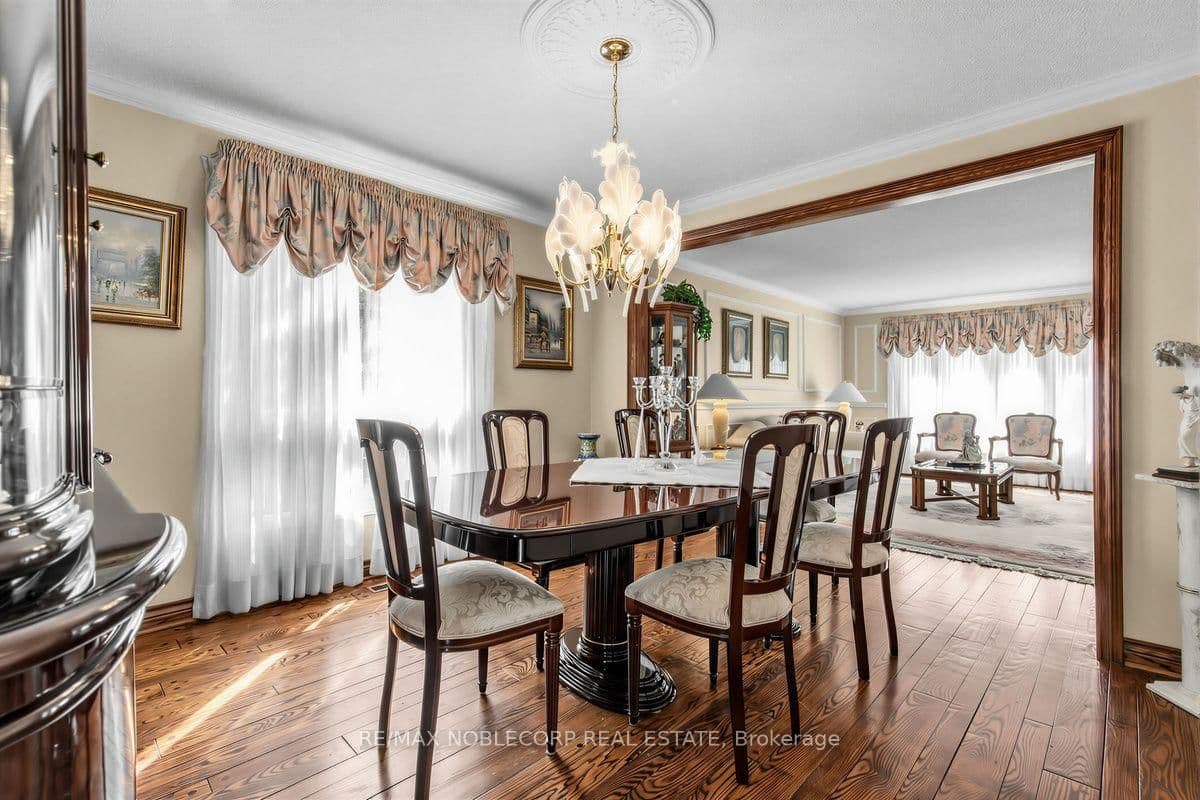 256 Airdrie Drive thumbnail 10