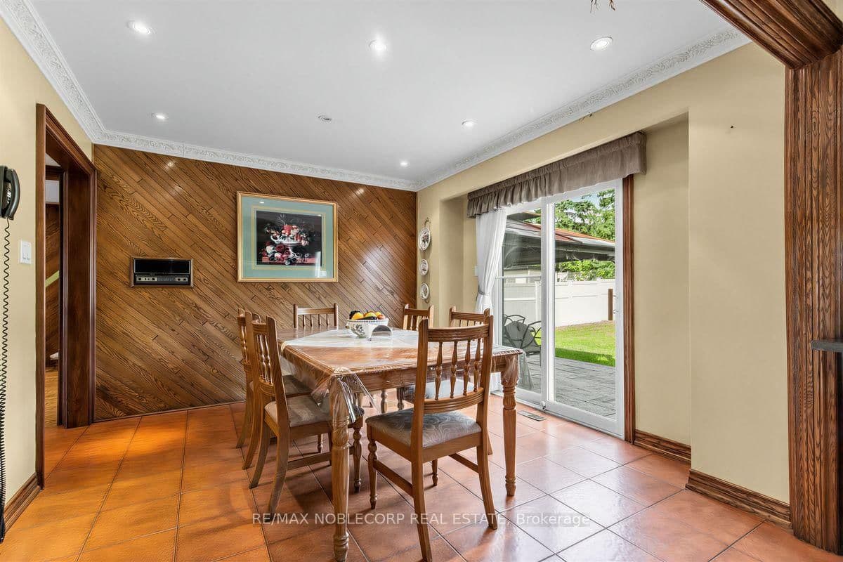 256 Airdrie Drive thumbnail 16