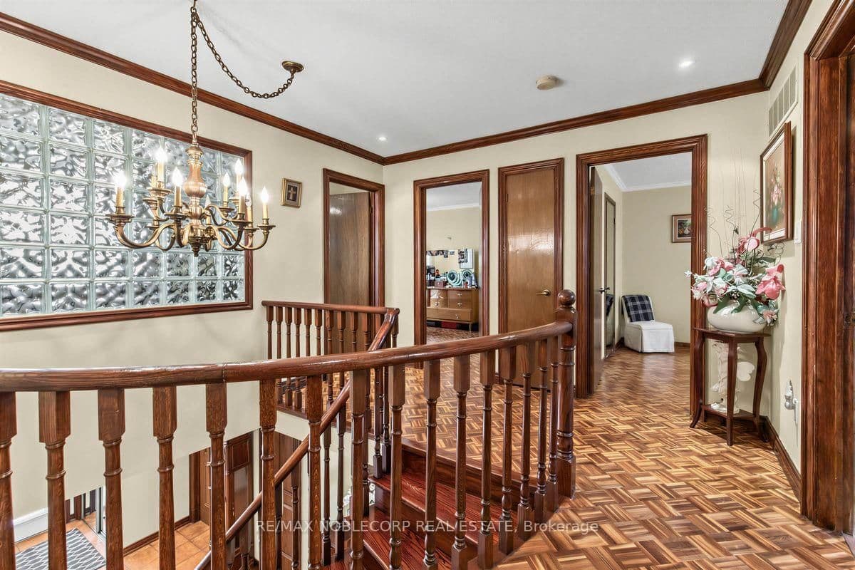 256 Airdrie Drive thumbnail 30