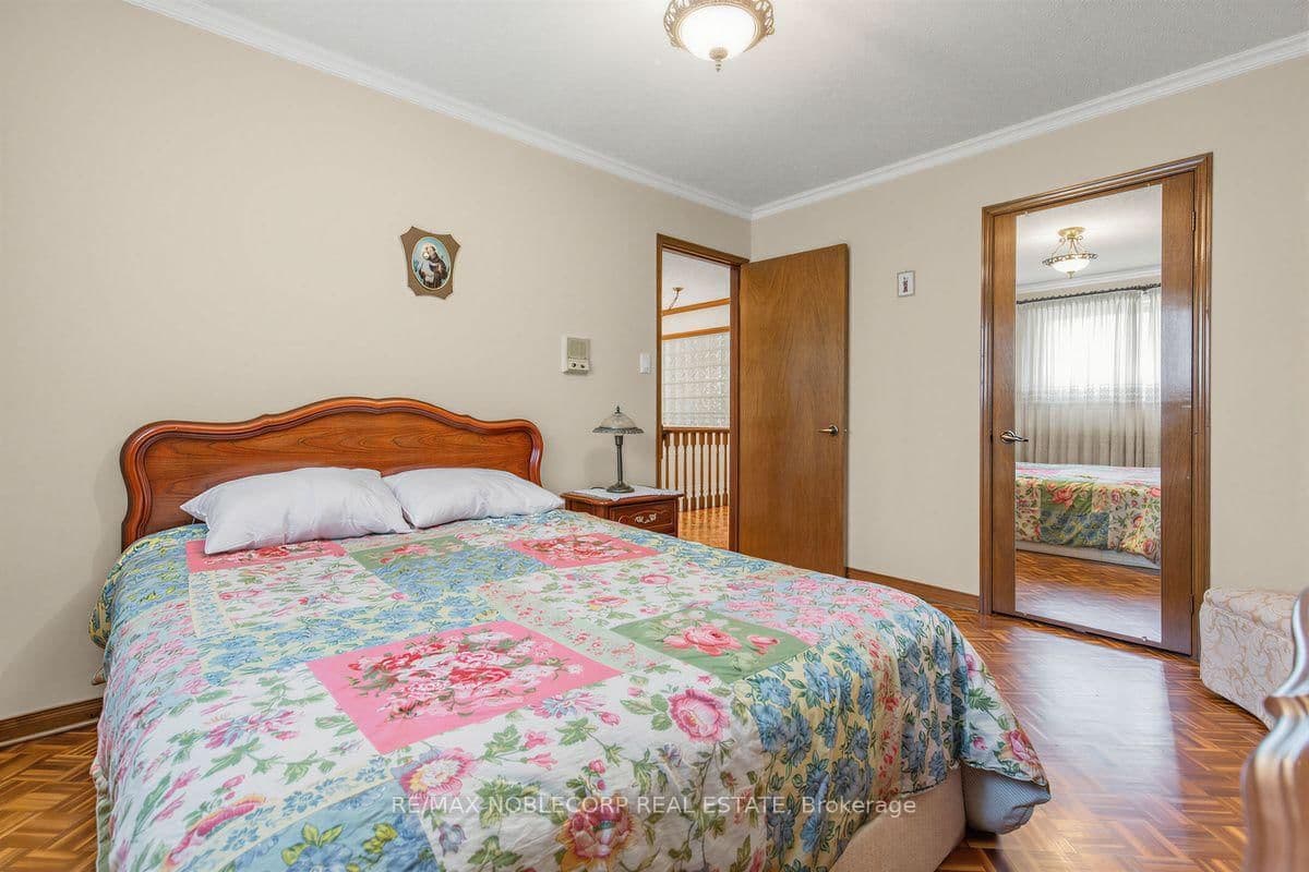 256 Airdrie Drive thumbnail 35
