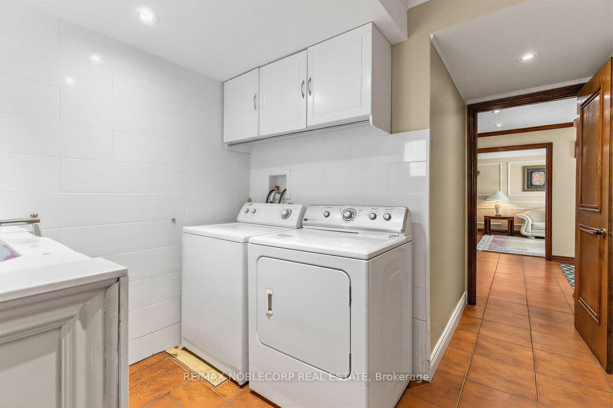 256 Airdrie Drive thumbnail 45