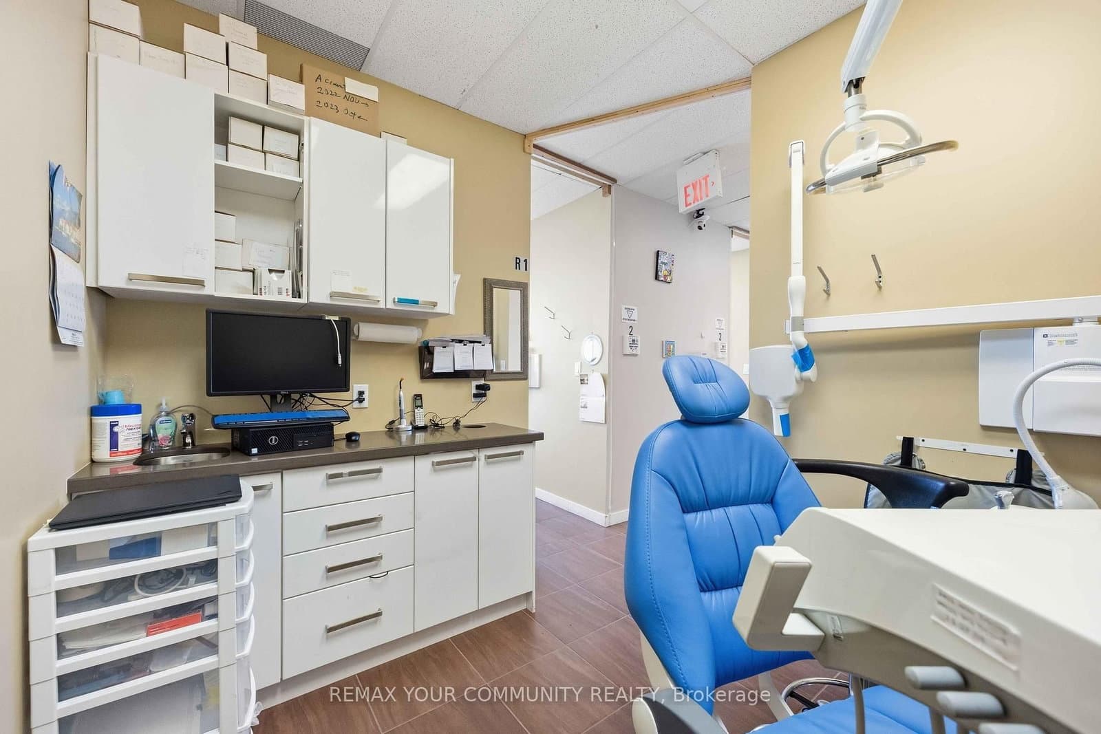 7191 Yonge Street, Unit 412 thumbnail 17