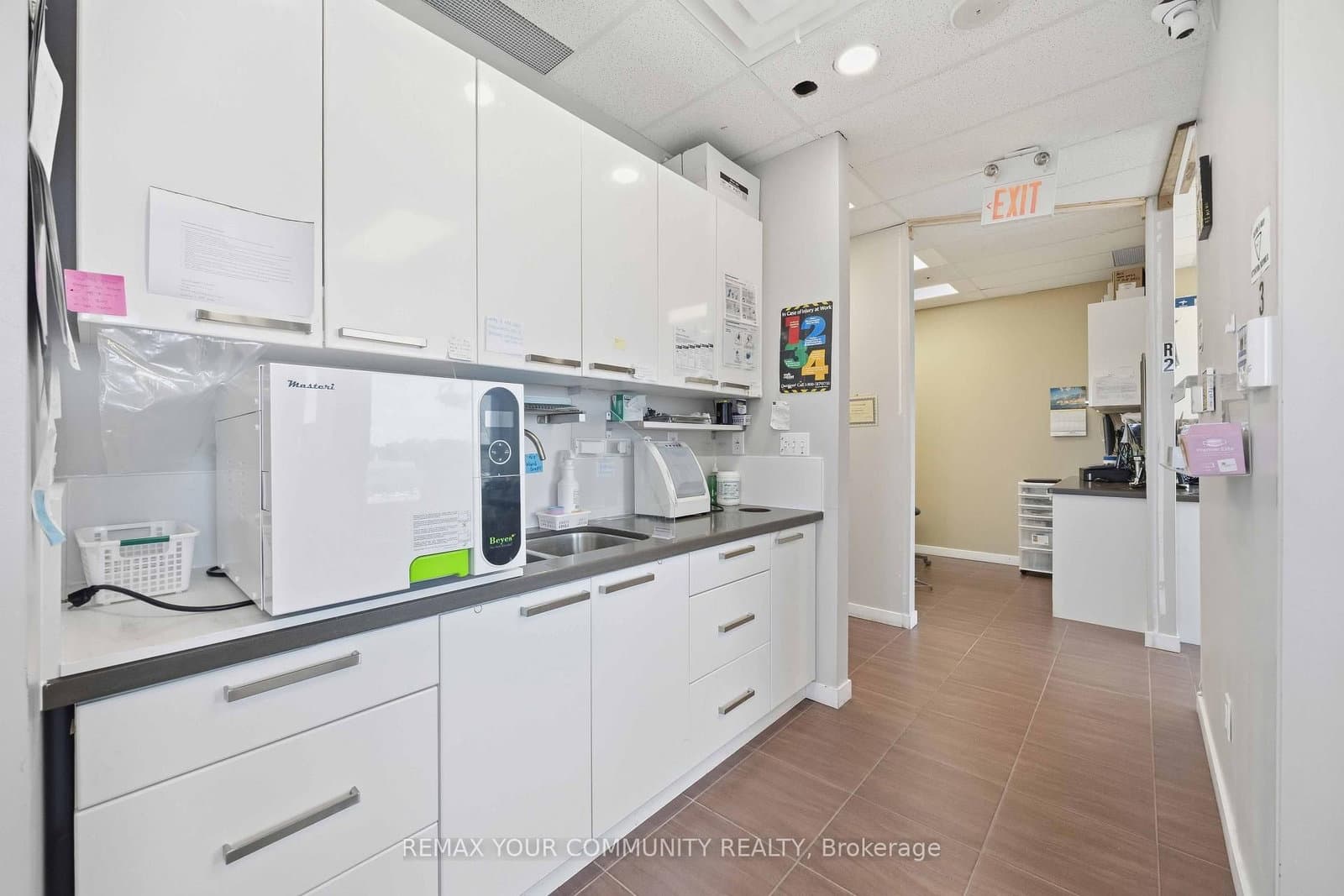 7191 Yonge Street, Unit 412 thumbnail 21