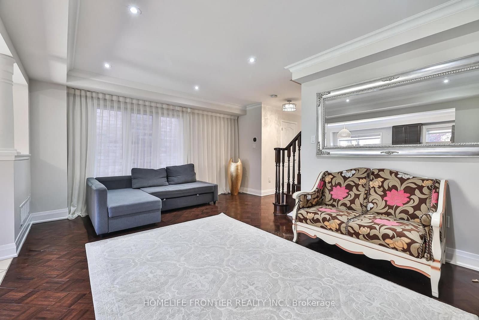 86 Venice Gate Drive thumbnail 13