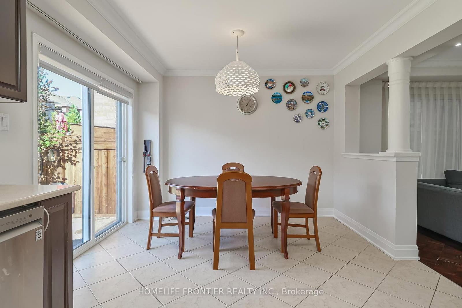 86 Venice Gate Drive thumbnail 18