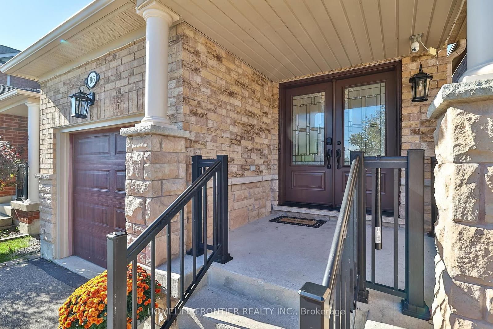 86 Venice Gate Drive thumbnail 2