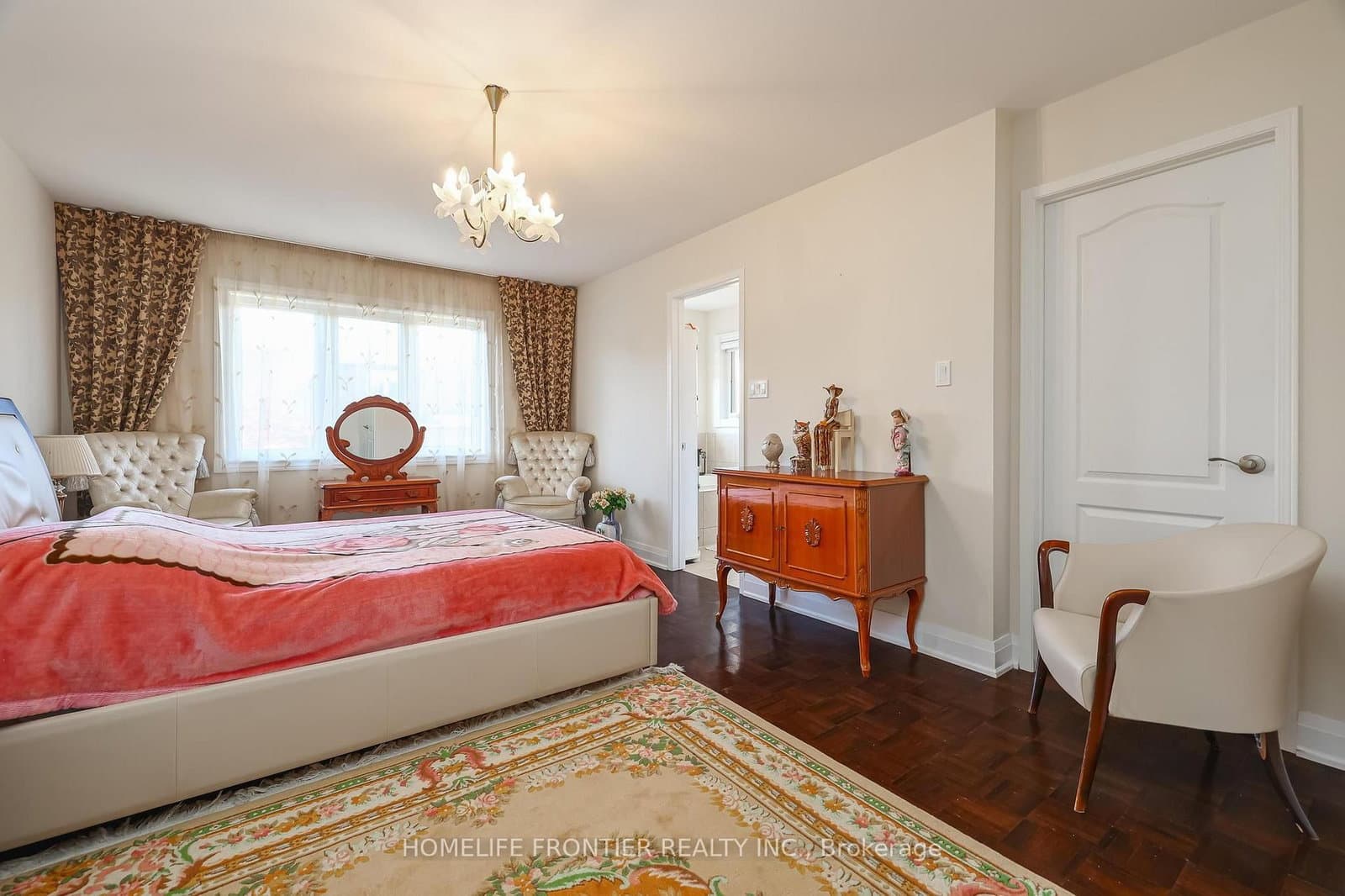 86 Venice Gate Drive thumbnail 23