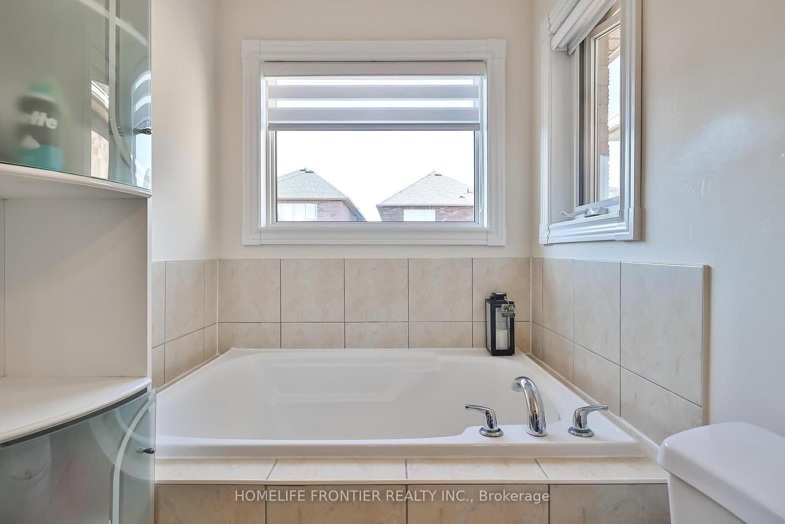 86 Venice Gate Drive thumbnail 26