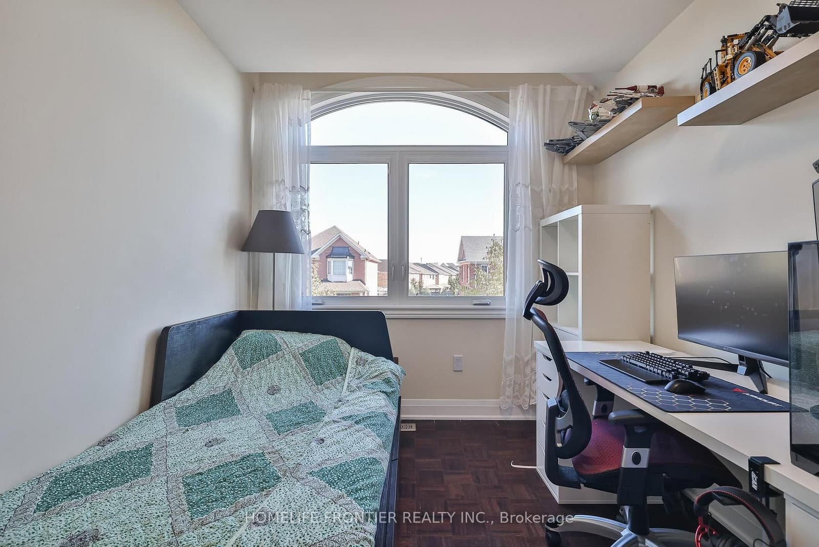 86 Venice Gate Drive thumbnail 32