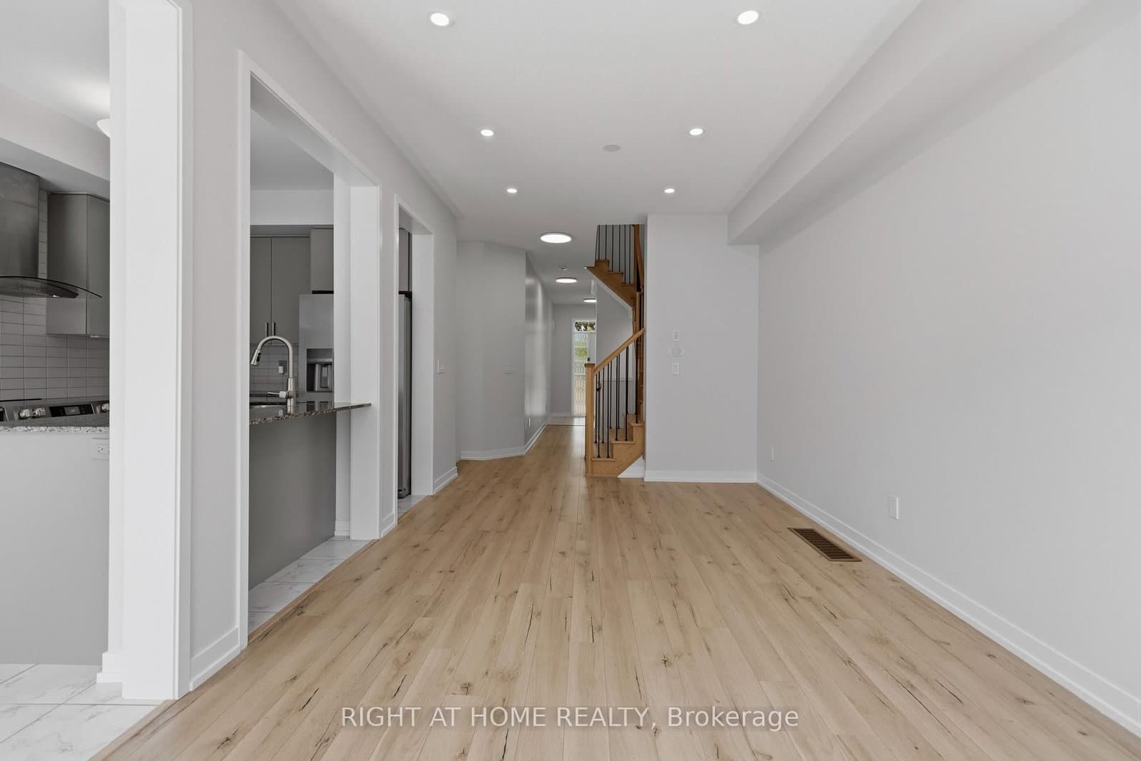 206 Harding Park Street thumbnail 12