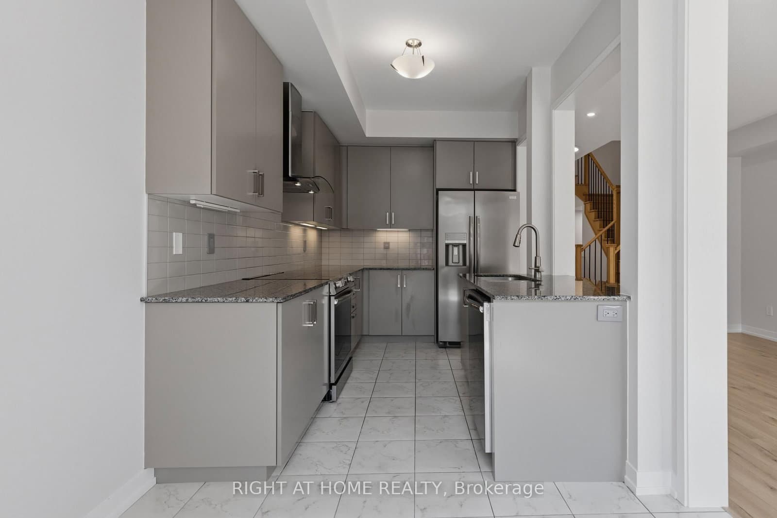 206 Harding Park Street thumbnail 13