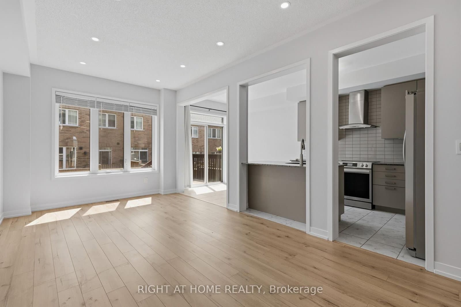 206 Harding Park Street thumbnail 5