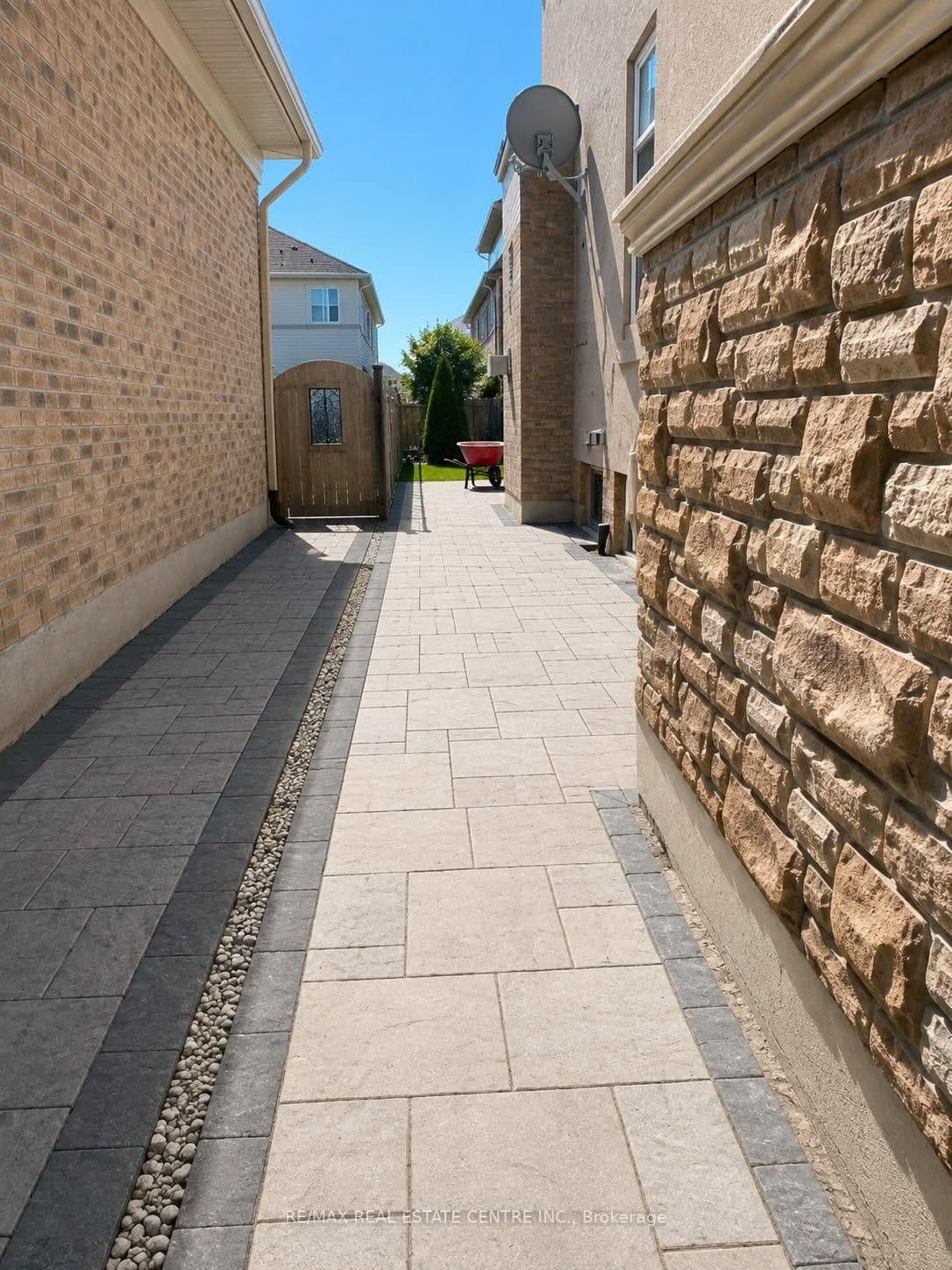10 Virtue Crescent, Unit Lower thumbnail 2