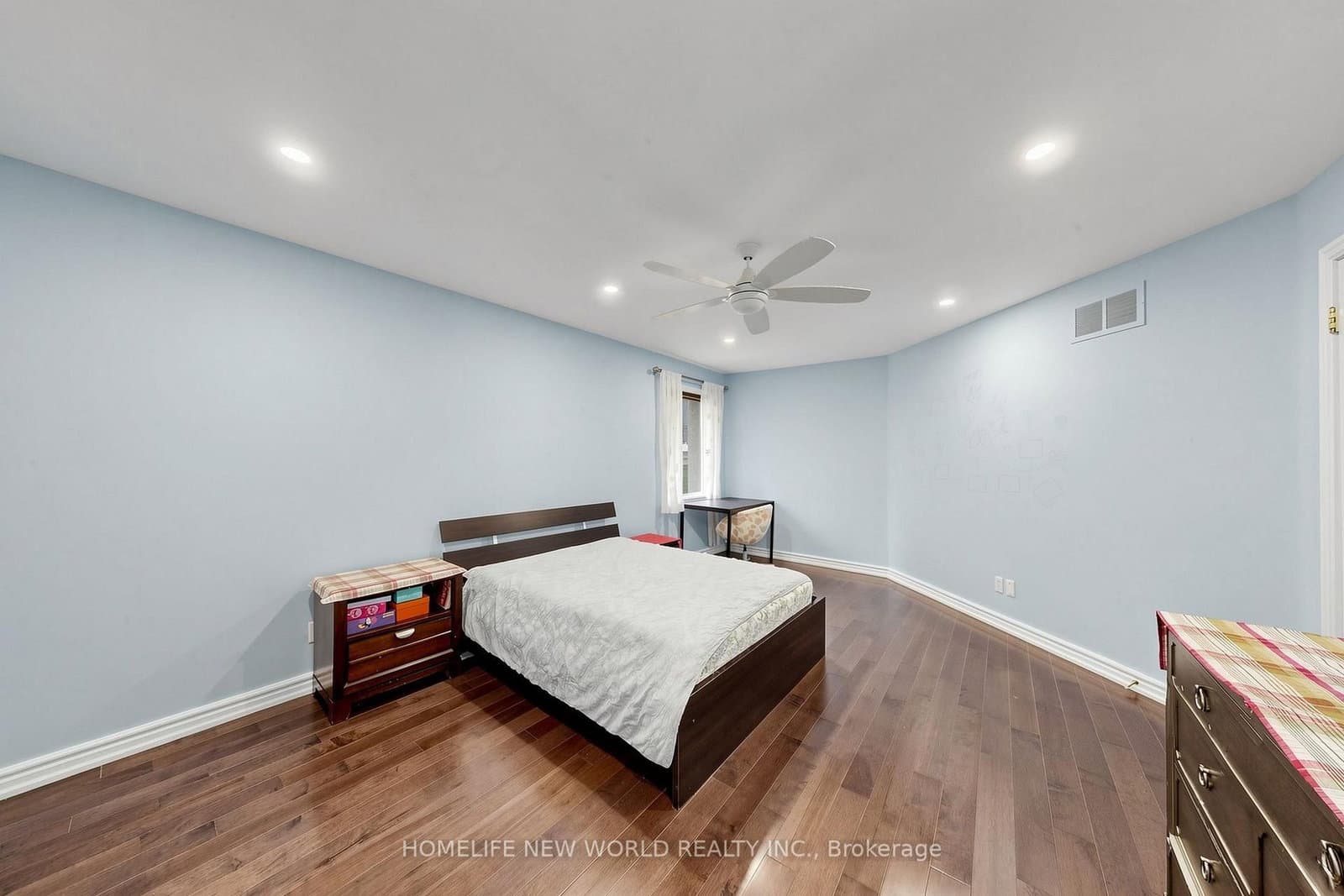 27 Walnut Glen Place thumbnail 30
