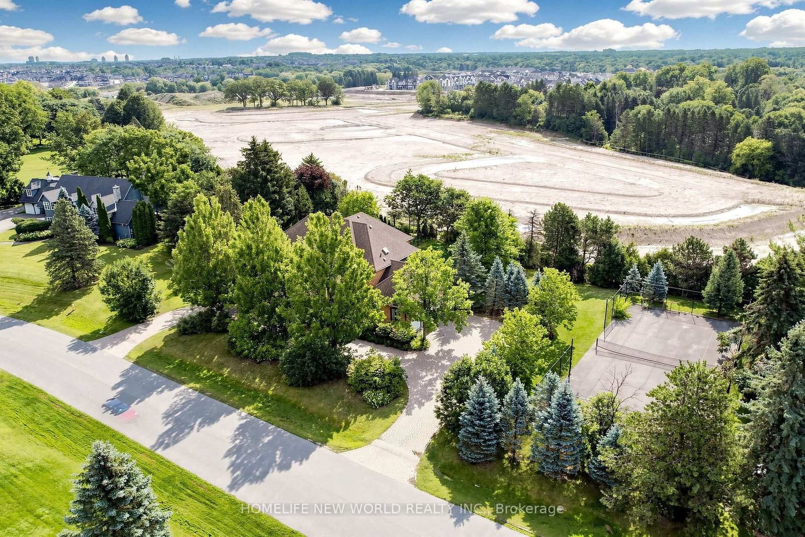 27 Walnut Glen Place thumbnail 5