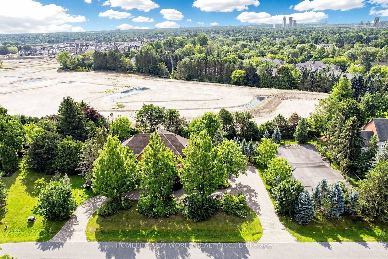 27 Walnut Glen Place thumbnail 6