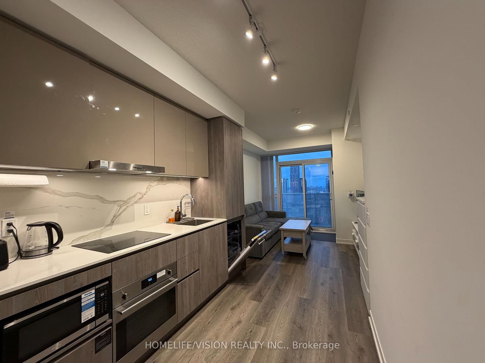 8 Interchange Way, Unit 3207 thumbnail 4