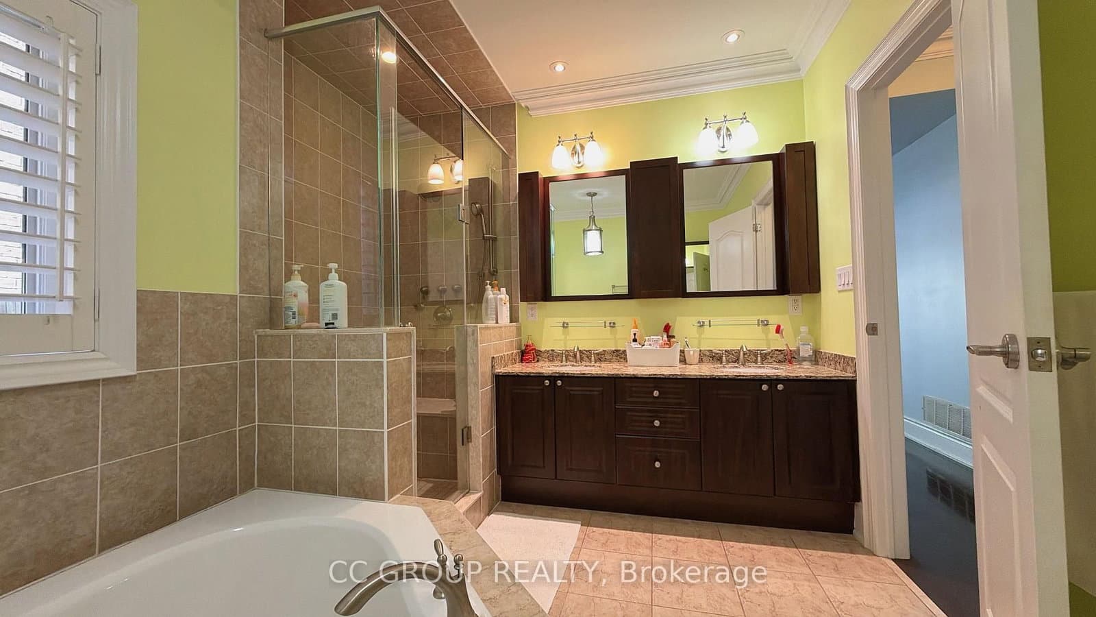 23 Yorkton Boulevard thumbnail 17