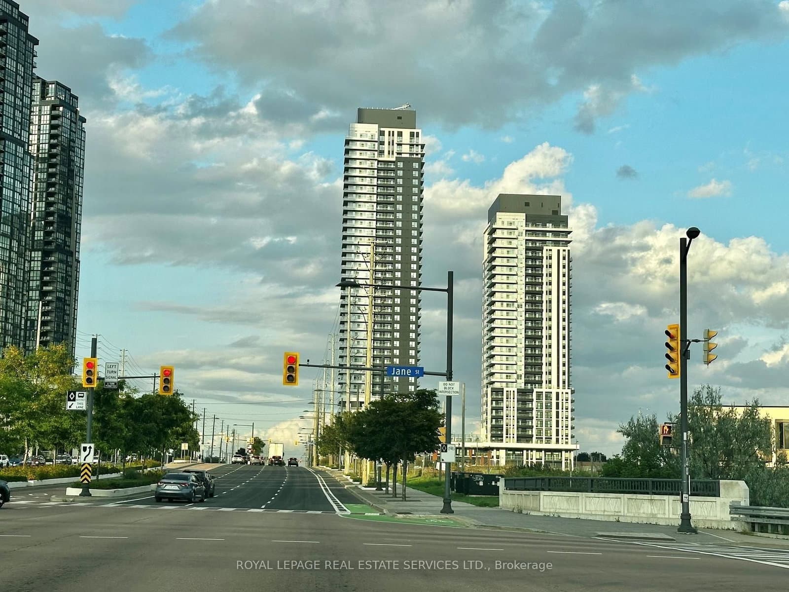 5 Meadowdale Road, Unit 901 - Image 1