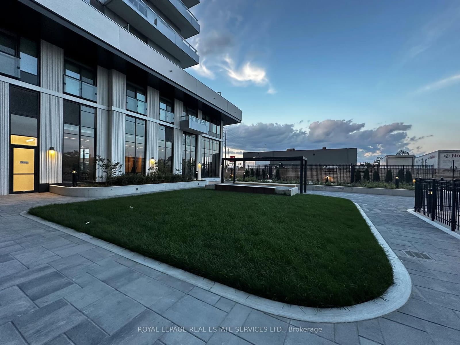 5 Meadowdale Road, Unit 901 thumbnail 23