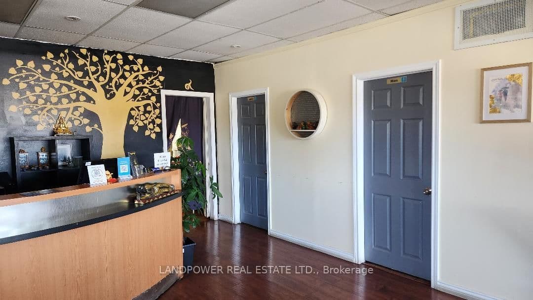 300 Holland Street W, Unit 101 thumbnail 10
