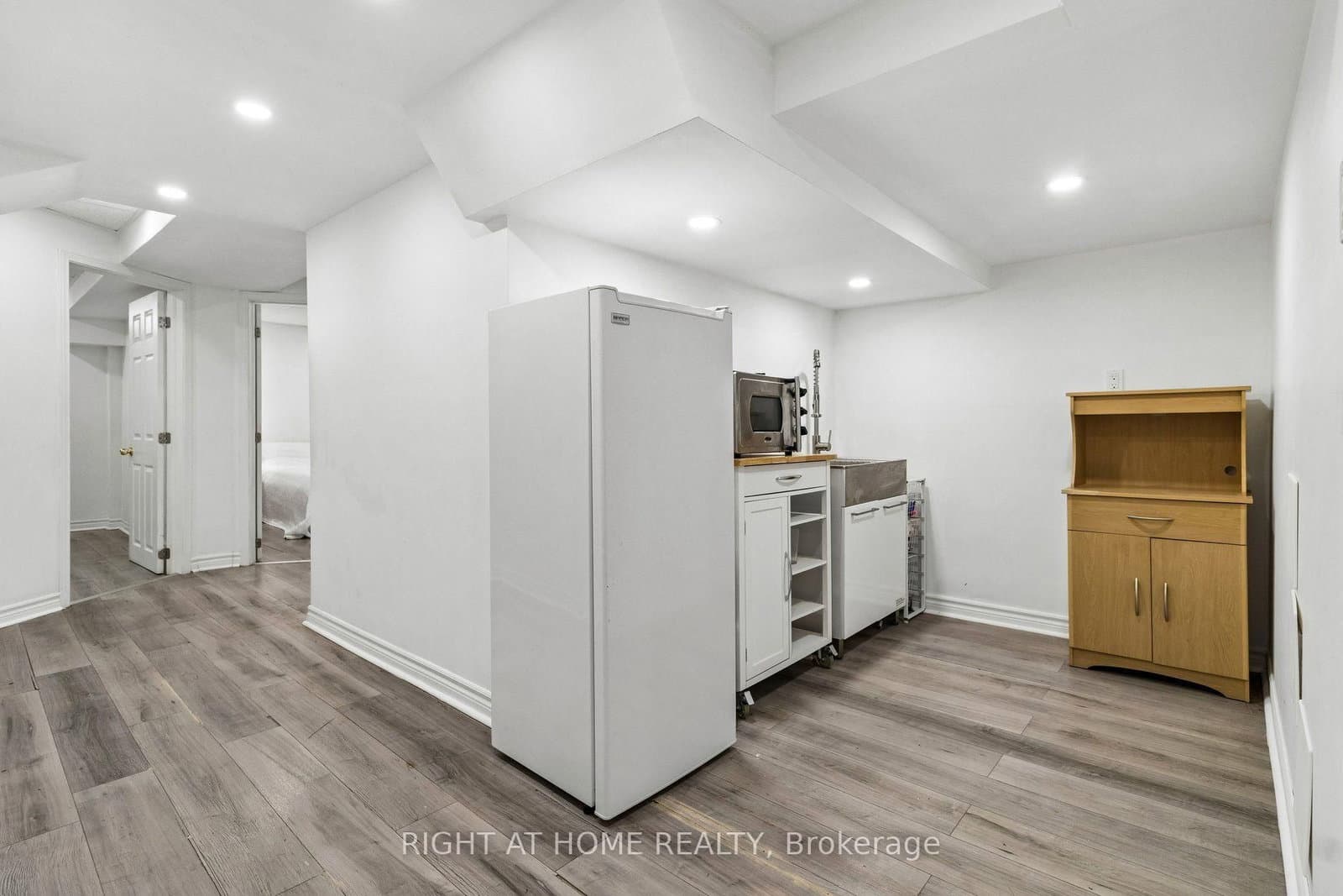 116 Nasir Crescent thumbnail 35