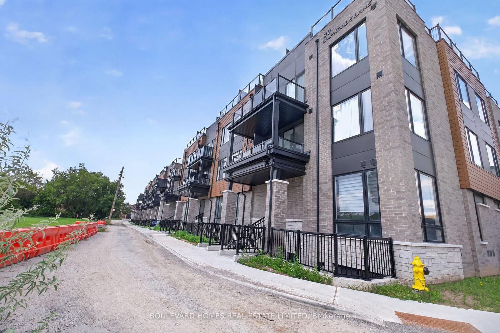 30 Markdale Lane, Unit 13 thumbnail 3