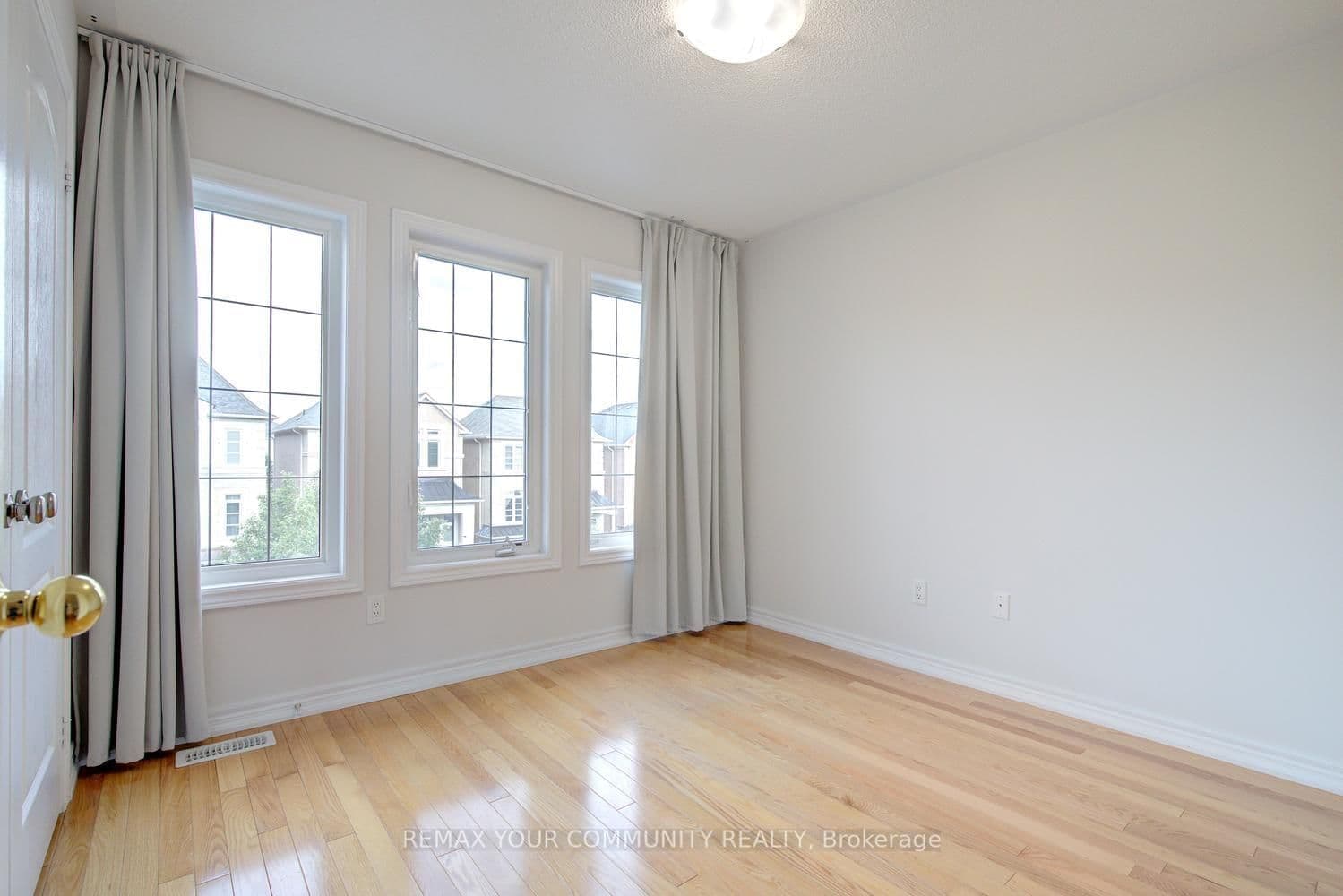 26 Yarden Drive thumbnail 37